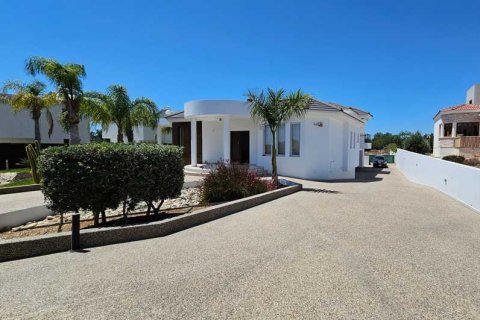 4 bedrooms House in Chloraka, Cyprus No. 77163 11