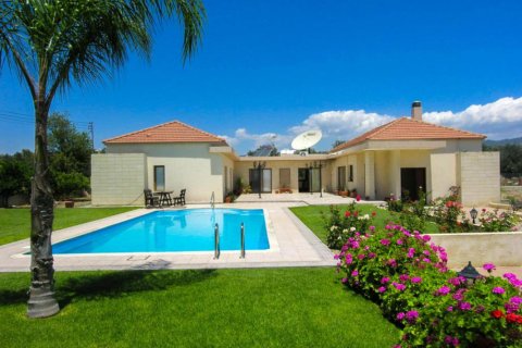 4 bedrooms Villa in Limassol, Cyprus No. 106502 1