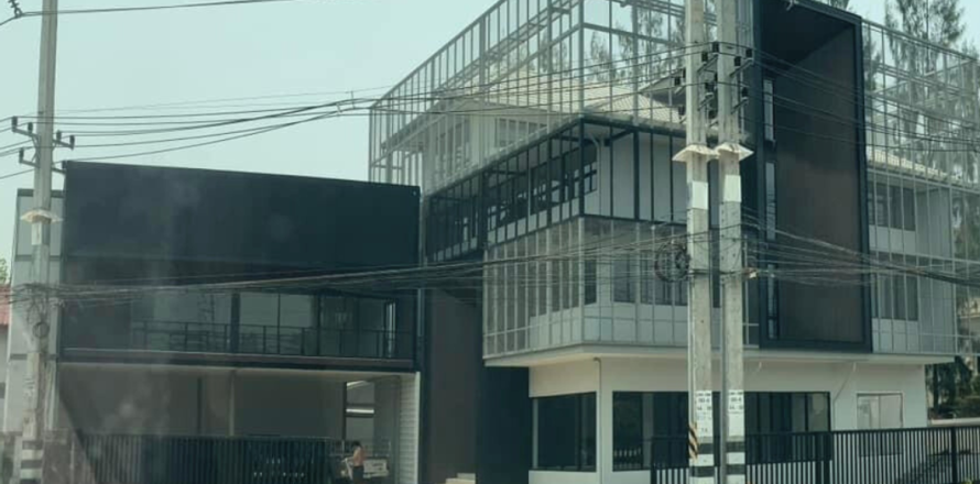 6 bedrooms Commercial property in Chiang Mai, Thailand No. 97911