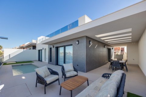 3 chambres Villa à Torrevieja, Spain No. 111149