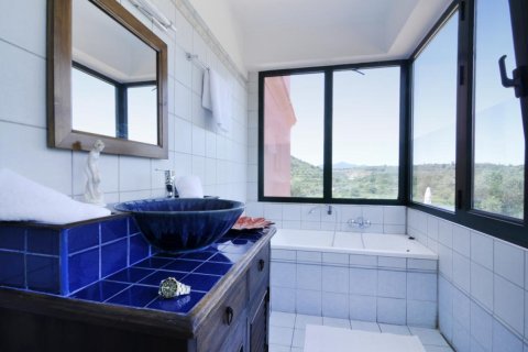 5 bedrooms Villa in Corfu, Greece No. 78205 11