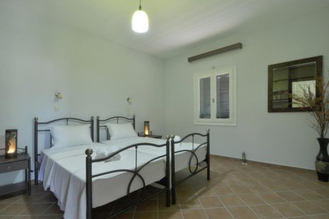 5 bedrooms Villa in Corfu, Greece No. 78205 8