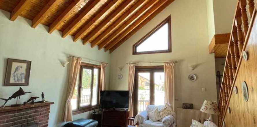 4 bedrooms House in Souni–Zanatzia, Cyprus No. 29635