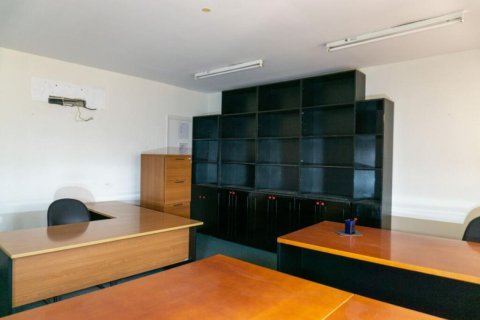 331m² Commercial property à Nicosia, Cyprus No. 105085 4