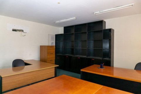 331m² Commercial property à Nicosia, Cyprus No. 105085 5
