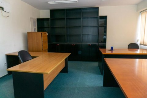 331m² Commercial property à Nicosia, Cyprus No. 105085 2