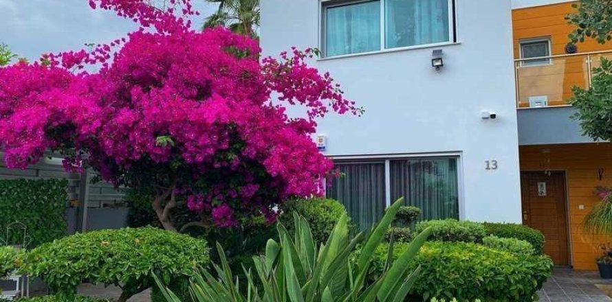 Дом с 5 спальнями в Гермасойя, Кипр №65295