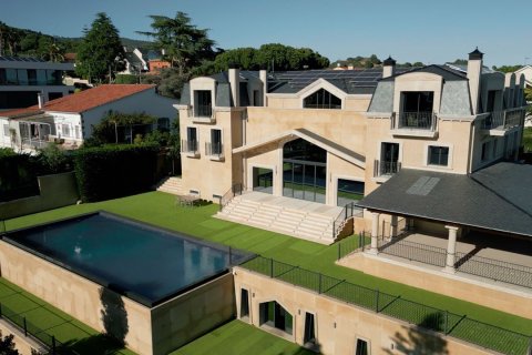 8 bedrooms House in Barcelona, Spain No. 27698