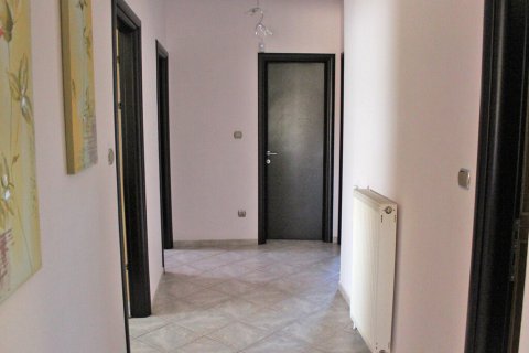 Дом с 5 спальнями в Пиерия, Греция №108265 2