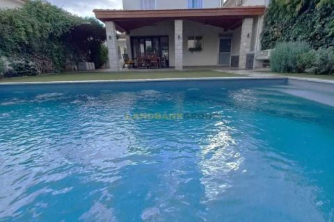 4 bedrooms House in Nicosia, Cyprus No. 78917 1