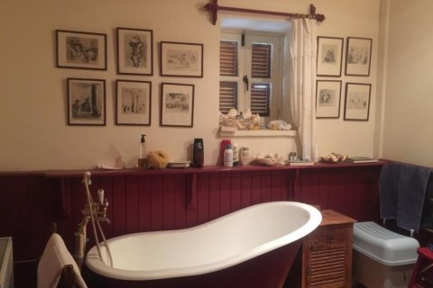 Вилла с 3 спальнями в Лимассол, Кипр №107021 2