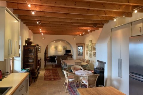 Вилла с 3 спальнями в Лимассол, Кипр №107021 4