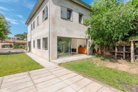 5 dormitorios House en Girona, Spain No. 25382