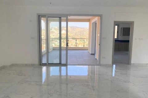 4 bedrooms Villa in Limassol, Cyprus No. 106405 3