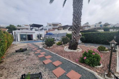 3 bedrooms Villa in Kissonerga, Cyprus No. 84360 16