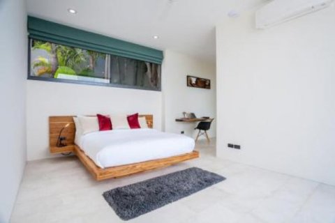 6 bedrooms Villa on the Chaweng Beach, Thailand No. 95972 9