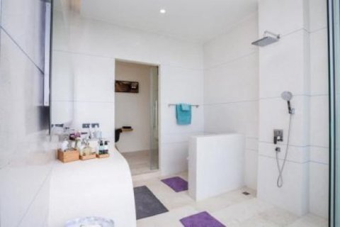 6 bedrooms Villa on the Chaweng Beach, Thailand No. 95972 8