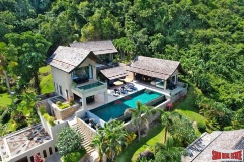 4 bedrooms Villa on the Chaweng Beach, Thailand No. 97106 1