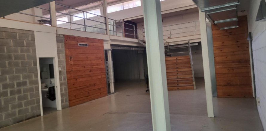 4 chambres Commercial property à Valencia, Spain No. 110652