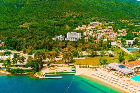 48m² Apartment in Herceg Novi, Montenegro No. 104828 1