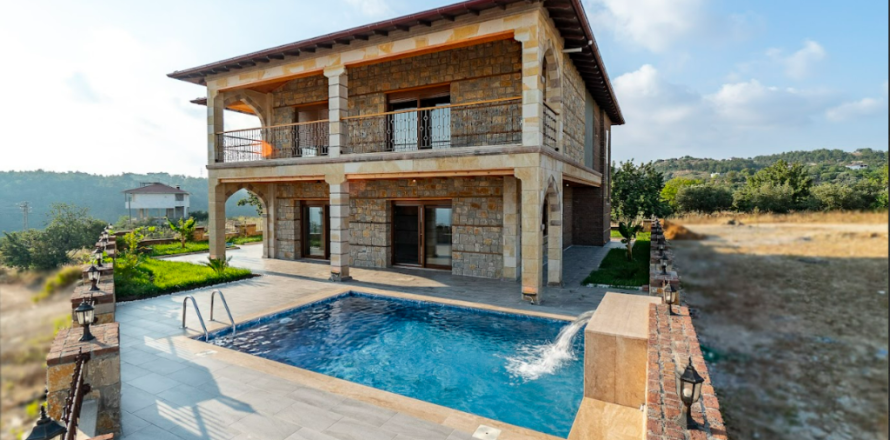 5 rooms Villa in Avsallar, Turkey No. 21315