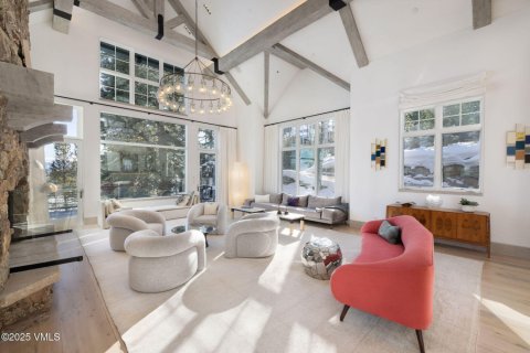 7 bedrooms House in Avon, USA No. 76677 21