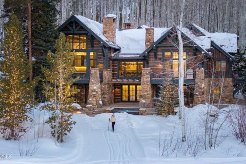 7 bedrooms House in Avon, USA No. 76677 26