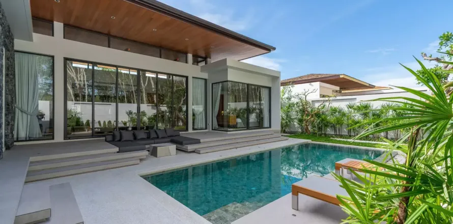 4 bedrooms Villa in Phuket, Thailand No. 486