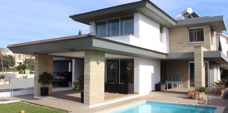 4 bedrooms Villa in Paphos, Cyprus No. 105533