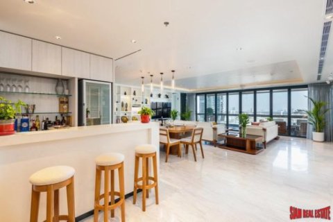 4 bedrooms Apartment in Bangkok, Thailand No. 97087 2