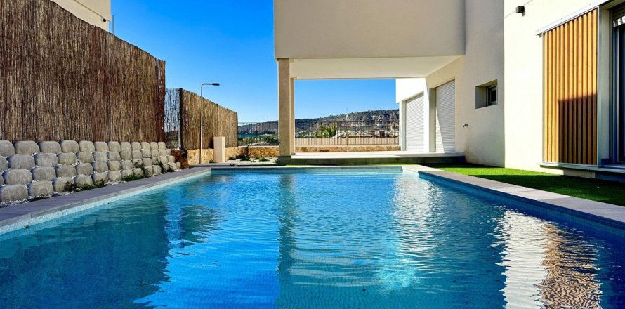 4 bedrooms Villa in Phin Ngan, Vietnam No. 117602