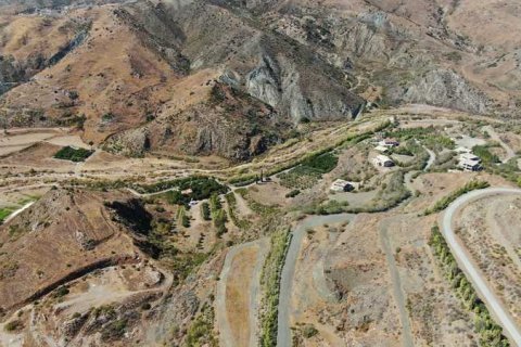 Commercial property in Agia Varvara, Cyprus No. 42179 5