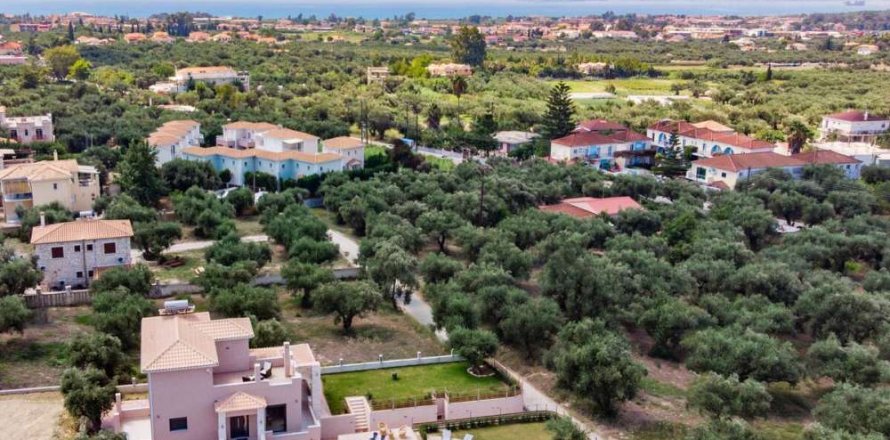 8 bedrooms House in Zakynthos, Greece No. 24758