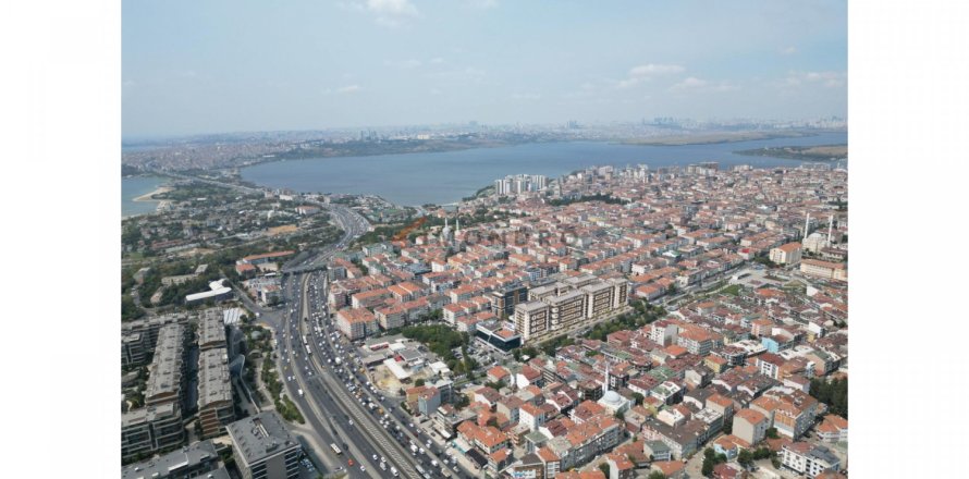 2 bedrooms Apartment in Küçükçekmece, Turkey No. 116410