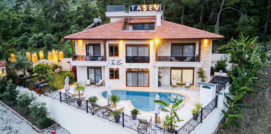 6 bedrooms Villa in Tuan Dao, Vietnam No. 110438