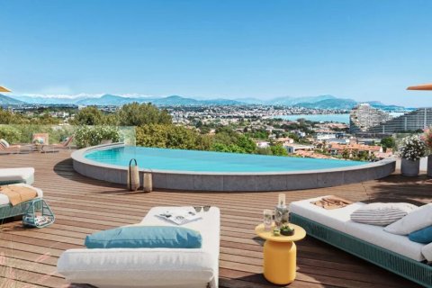 3 bedrooms Apartment in Villeneuve-Loubet, France No. 77076 1