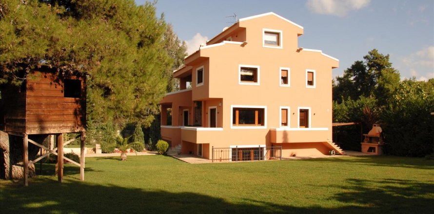 3 bedrooms House in Agios Stefanos, Greece No. 58297