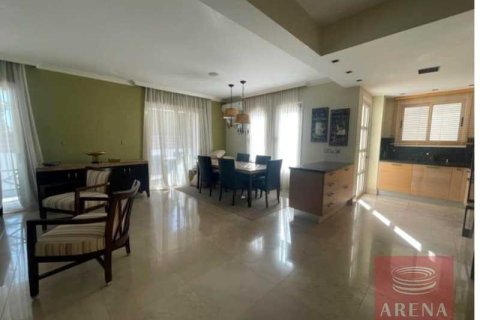 3 bedrooms Villa in Pervolia, Cyprus No. 79644 8