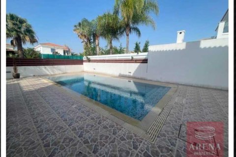 3 bedrooms Villa in Pervolia, Cyprus No. 79644 6