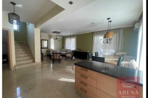 3 bedrooms Villa in Pervolia, Cyprus No. 79644 9