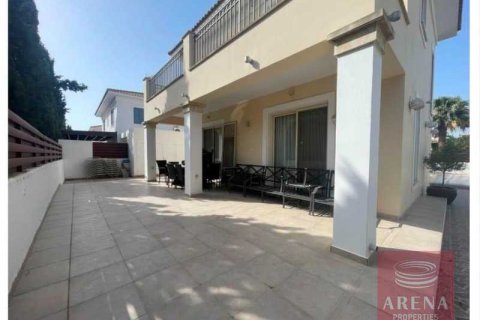 3 bedrooms Villa in Pervolia, Cyprus No. 79644 2