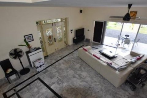 3 bedrooms Villa in Ko Lanta Yai, Thailand No. 96539 3