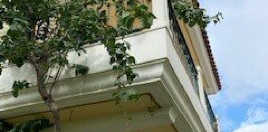 Studio House in Glyfada, Greece No. 107404