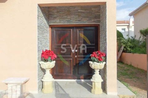 3 bedrooms Villa in Limassol, Cyprus No. 82411 12