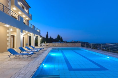 385m² Villa en Heraklion, Greece No. 123356 3