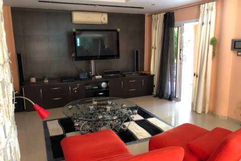 4 bedrooms Villa in Limassol, Cyprus No. 105862 8