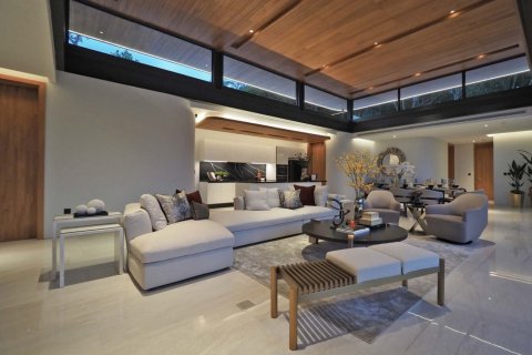 5 bedrooms Villa in Phuket, Thailand No. 932 17