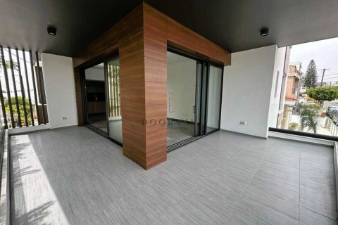 4 bedrooms Penthouse in Mesa Geitonia, Cyprus No. 79125 3