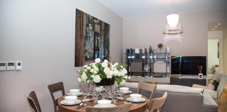 3 bedrooms Apartment in Limassol, Cyprus No. 106076