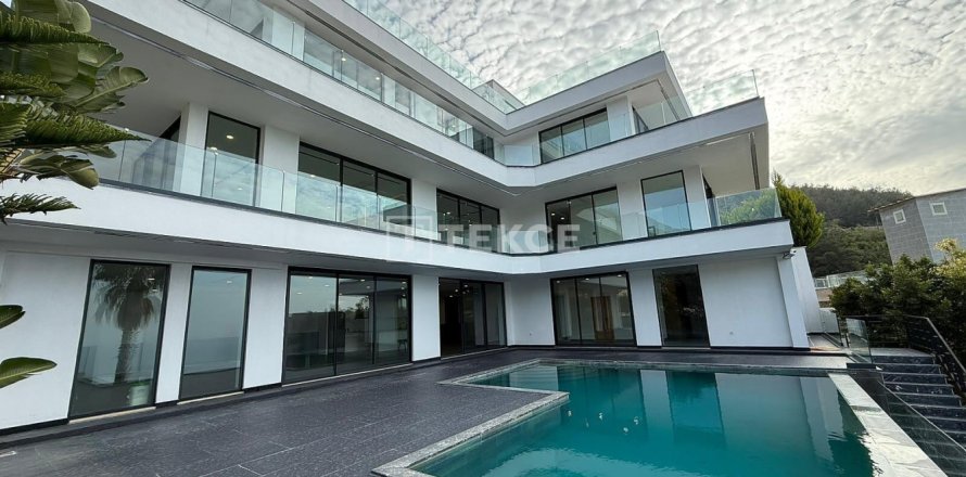 6 bedrooms Villa in Alanya, Turkey No. 122593